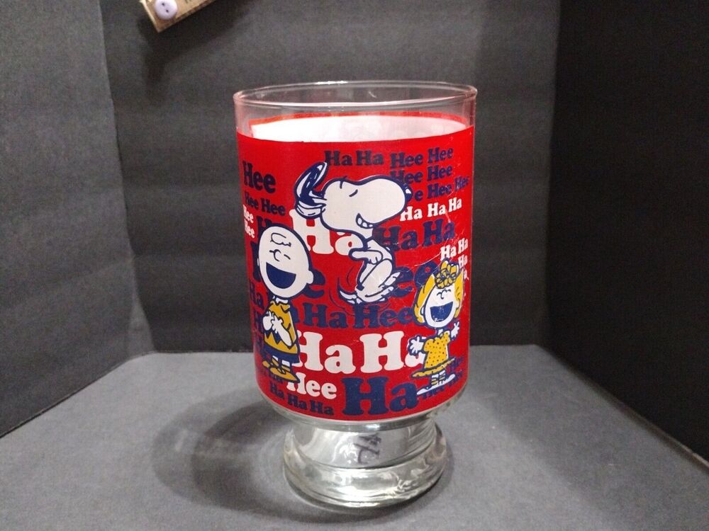 VINTAGE 1965 Peanuts Snoopy Charlie Brown Drinking Glass HAHA HEE HEE Graphic
